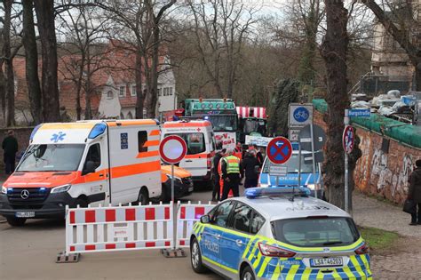 Rosenmontagsumzug in Halle: Junge Frau stirbt nach Unfall