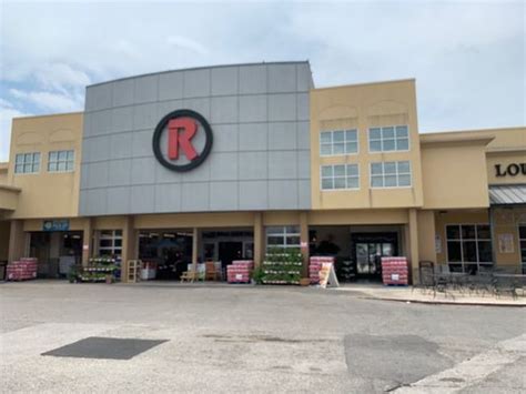 1/26/2024. Shoppers at Rouses new Lafayette, La., store were greeted by a festive display in the produce section. Rouses Markets debuted its newest store in Lafayette, La., with a grand-opening event on Thursday, Jan. 25. Located at 1810 Camellia Boulevard, the 55,000-square-foot supermarket will anchor a 15-acre retail center adjacent to the .... 