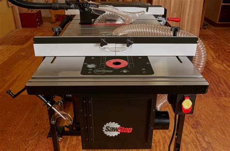 Router in Table Saw table w/ Dust Bucket or other...