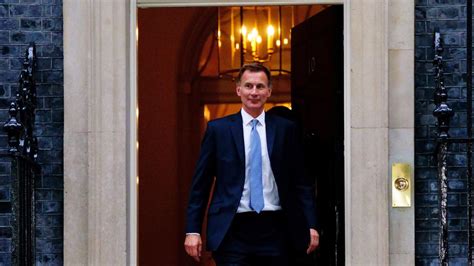 Row brewing as Jeremy Hunt shakes up pensions to keep doctors in work