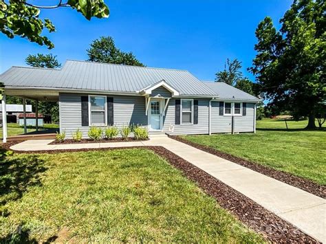 Rowan county homes for sale. Crystal Fry Titan Realty, Inc. $259,500. 3 Beds. 2 Baths. 1,800+ Sq Ft. 2035 Cauble Rd, Salisbury, NC 28144. Welcome home to this well maintained 3bed/2bath Manufactured home in Rowan County. Split Floor plan with the Primary bed/bath connecting to the laundry room/ Kitchen and dining room. 