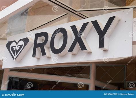 Roxy Store