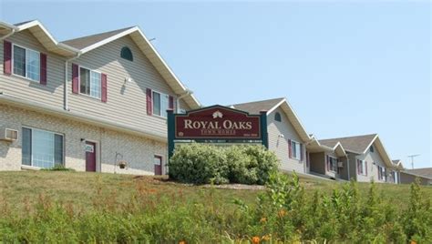 Royal Oaks Townhomes – Paramark Real Estate