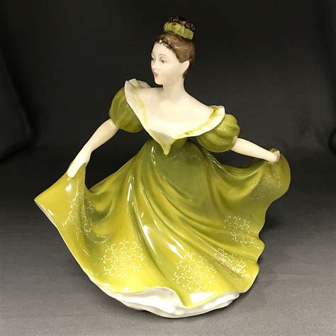 Royal doulton figurinesandprevsearchandptoaue. Royal Doulton is renowned for its collectibles and figurines with thousands of dedicated fans around the world collecting annual or limited edition figurines, or collecting named figurines to give to friends and family members as birthday gifts or on special occasions. Spoil a loved one today with a gift to last a life time. Annual Figurines ... 