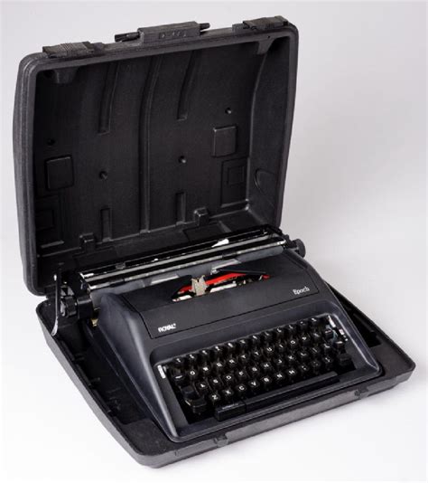 Royal epoch portable manual typewriter review. - La obra modular de manuel barbadillo.