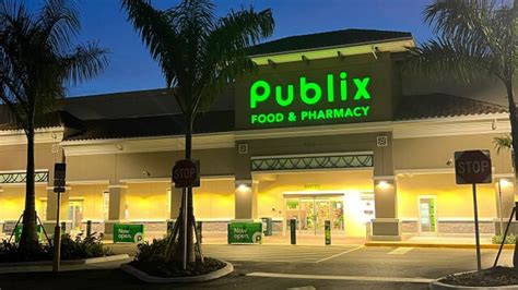 A new Publix in Royal Palm Beach has opened one year after the old location was demolished.. 