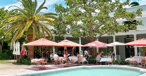 Royal poinciana plaza. The Royal Poinciana Plaza, Palm Beach’s lush open-air setting for upscale retail, galleries and restaurants, among other businesses, has rounded out its mix, with 10 tenants arriving through ... 