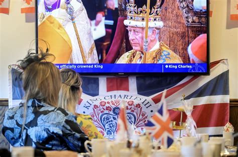 Royal-watchers shun sleep to watch coronation of King Charles III