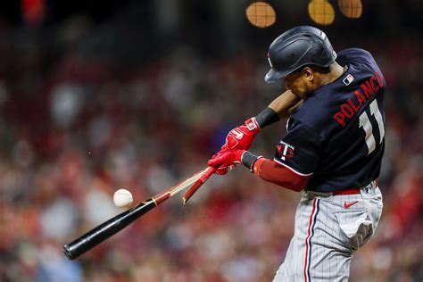 Royce Lewis departs with hamstring tightness as Twins beat Reds