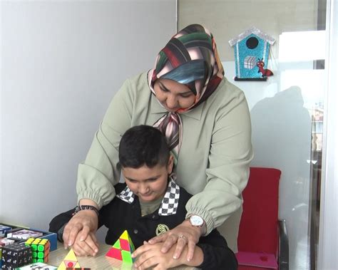 Rubik küplerle engelli çocukların sosyal hayata katılımına destek .