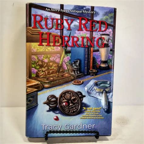 Ruby Red Herring: An Avery Ayers Antique Mystery