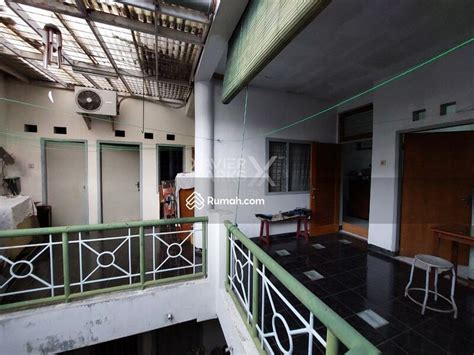 Rumah Cocok untuk Usaha Restoran di Puri Anjasmoro