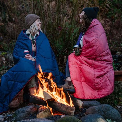 Rumpl. Warm without the weight, the Rumpl Original Puffy Blanket is designed to be the perfect camping blanket for outdoor enthusiasts. Take the blanket anywhere with the included stuff sack. Rumpl blankets also have technical features such as paracord loops, a Cape Clip®️ for hands-free use, and a durable water repellent treatment to repel spills ... 