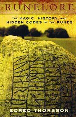 Runelore a handbook of esoteric runology. - El ejercito de un hombre solo.