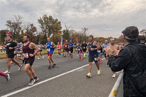 Runners take on 48th annual Marine Corps Marathon