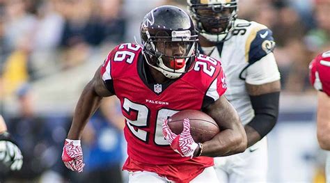 Oct 18, 2023 · Week 7 Rankings: Running Backs. Welcome to Week 7 of the fantasy football season! Also known as, “bye-mageddon!”. That’s right, there are six teams on a bye: Carolina, Cincinnati, Dallas ... . Running back rankings week 7