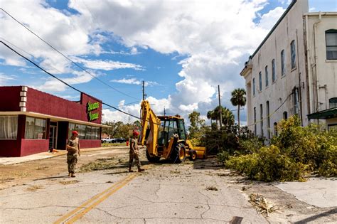Rural Florida, with little or no power, starts cleanup from Idalia