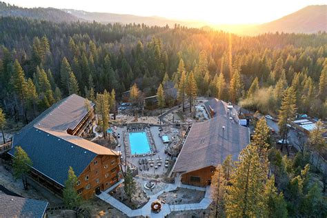 Rush creek lodge at yosemite. Bright rooms, suites & villas on a relaxed hillside wilderness property with dining, a pool & a bar. 
