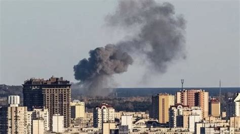 Rusia lanza ola de bombardeos sobre Kiev, mientras Moscú recibe ataque con drones