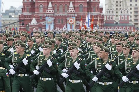 Rusia reduce su desfile anual del Día de la Victoria mientras la guerra de Putin en Ucrania está bajo una presión creciente