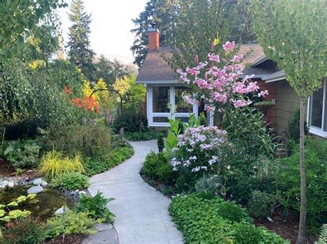 Russell Link is an urban