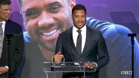 Russell Wilson Is Awarded The 2024 Bart Starr Award - YouTube