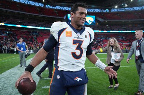 Russell Wilson expected to play first half of Broncos vs. 49ers game