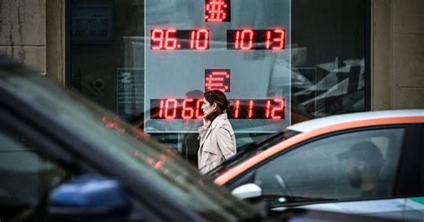 Russia expected to hike interest rates to curb ruble’s slide
