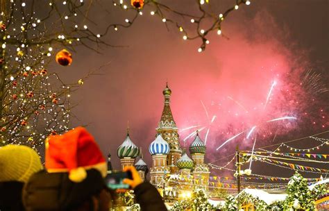 1月1日～6日 新年休暇. 1月7日 ロシア正教クリスマス. ロシア正教ではグレオリオ暦ではなくユリウス暦を使っているため、この日がクリスマスになる。 1月8日 新年休暇. 2 …. 