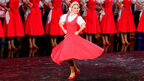 Russian dance. The Russian Federation is one country. Although the Union of Socialist Soviet Republics (USSR) consisted of multiple countries, with Russia being the most dominant, this no longer ... 