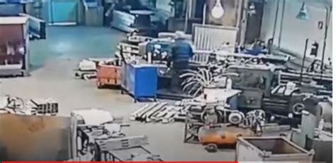 Russian lathe incident uncensored. We would like to show you a description here but the site won’t allow us. 
