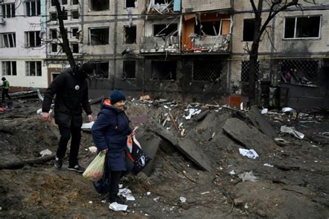 Russian missile attack on Kyiv wounds dozens