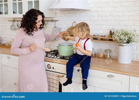 474px x 342px - th?q=Russian mom with son in kitchen free porn videos x