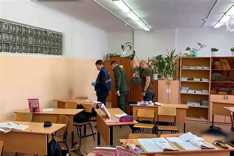 Russian schoolgirl shoots several classmates, leaving 1 dead, before killing herself