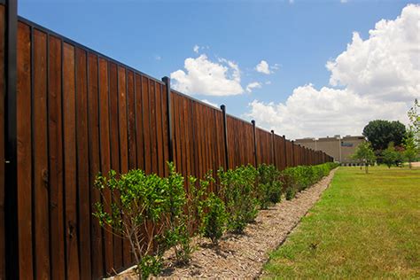 Rustic and Farmhouse Style Fences Fortress