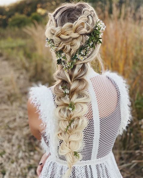 Feb 7, 2017 - Hairstyles inspiration for the rustic, festival style bride. See more ideas about wedding hairstyles, bride, wedding.. 