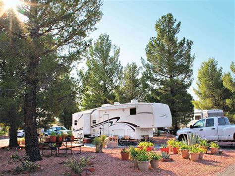 Rv parks in cottonwood arizona. Owning an RV opens up a whole new world of adventure and exploring. But purchasing an RV can cost several hundred thousand dollars for a fully-equipped motorhome to only a few thou... 