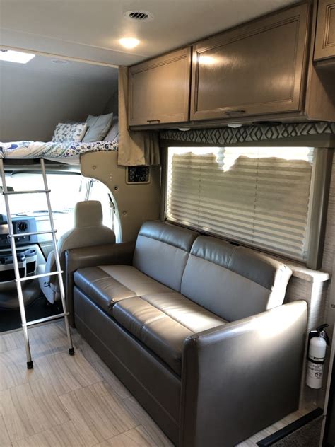 How much does it cost to rent an RV in Lansing? M