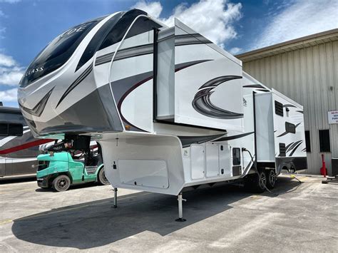 Rvusa.com - Are you looking for a reliable and luxurious fifth wheel for your next adventure? Check out the 2020 Keystone Montana brochure and discover the features, floorplans, and specifications of this popular model. You can also read reviews from other RV owners and compare different options to find your perfect match.