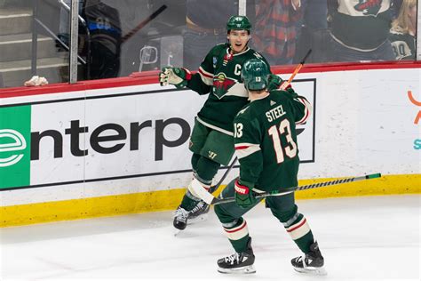 Ryan Hartman gets last laugh, sparks Wild to 5-3 win over Blues