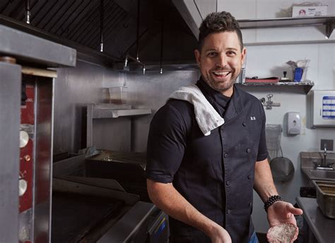 Ryan scott. Chef Ryan Scott is the host of two shows on the Live Well Network. In the half-hour series Food Rush, he takes us with him as he visits local hot spots and great off-the-beaten-path restaurants across the nation. Along the … 