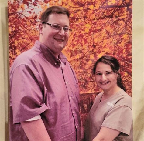 When she was 24 she met Rod Blanchard, then age 17, in a bowling alley bar. ... "Gypsy Rose Blanchard Weds Ryan Scott Anderson Amid 10-Year Prison Sentence".. 