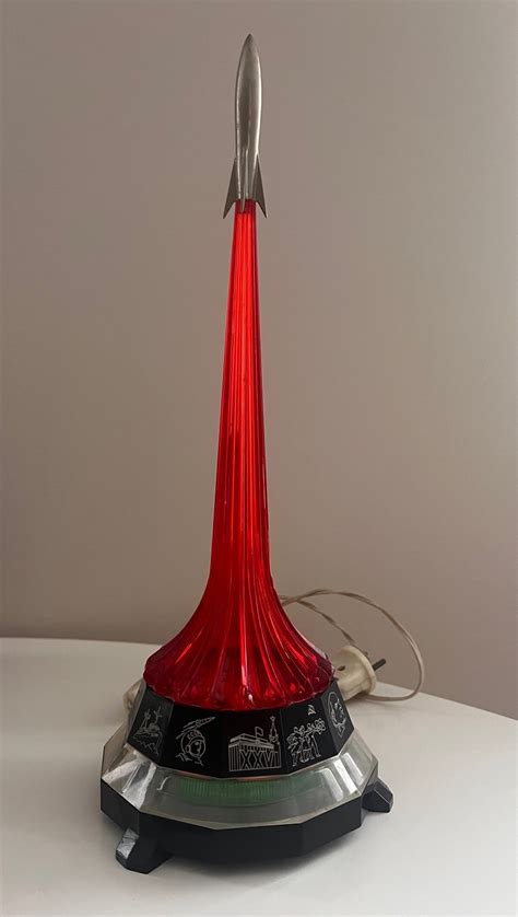 Rymdl&aring;tar: Rymden &auml;r rund - UR