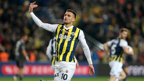 SÜRE KELİMESİNİN CÜMLE İÇERİSİNDE KULLANIMI Fenerbahçe eğer 3 puanı almak istiyorsa maçın süresi dolmadan bir gol daha atmalı.