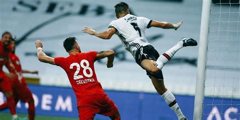 Süper Lig'in son şampiyonu Beşiktaş, ilk hazırlık maçında Başakşehir ile karşı karşıya gelecek.