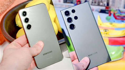 S23 vs s23 ultra. The rear camera has a 10x optical zoom. Has a 0.7 inch larger screen size. Comes with 1100 mAh larger battery capacity: 5000 vs 3900 mAh. Shows 13% longer battery life (37:02 vs 32:38 hours) 18% higher pixel density (500 vs 425 PPI) Supports higher wattage charging (45W versus 25W) 9% faster in single-core GeekBench 6 test: 1957 and 1803 points. 