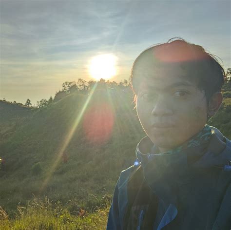 Saber itu mudah | Real-Time YouTube Live View Count - balustradellc