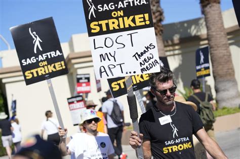 SAG-AFTRA, studios agree to tentative deal to end strike: reports