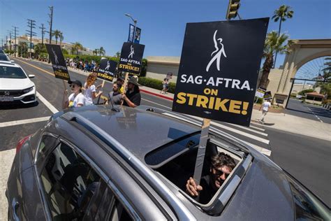 SAG-AFTRA working to cover reality stars in its contract