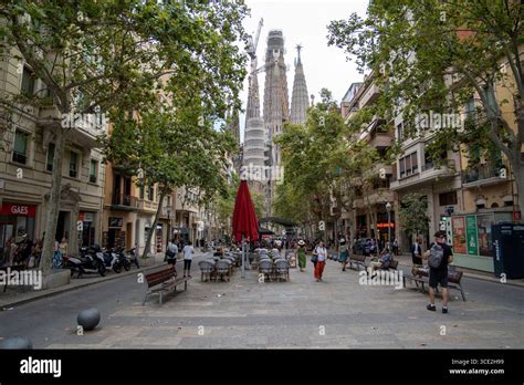 Sagrada Família (Stesen) ke Passeig de Gràcia dengan Kereta api bawah ... - balustradellc